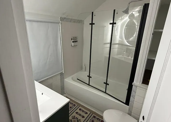 Villa Beautiful Three Bedroom Two Bathroom One Car Garage Spacious Stylish House