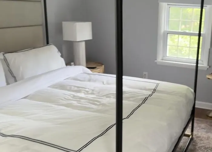 Villa Beautiful Three Bedroom Two Bathroom One Car Garage Spacious Stylish House Pittsburgh